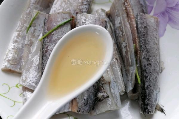 番茄带鱼的做法图解2