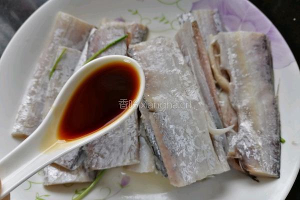 番茄带鱼的做法图解3