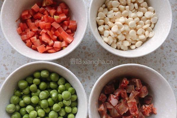 什锦电饭煲饭的做法图解1