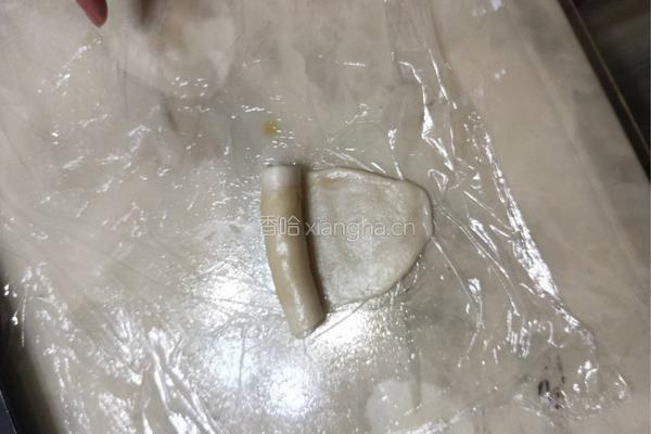雪媚娘蛋黄酥的做法图解8