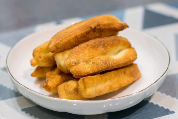 在家做个奶香味的小油条的做法图解5