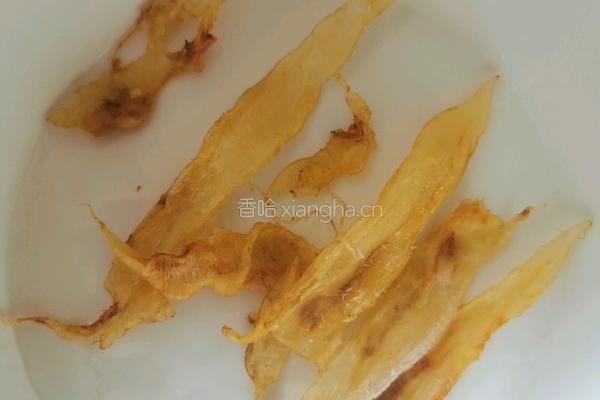 红枣花胶炖鸡汤的做法图解1