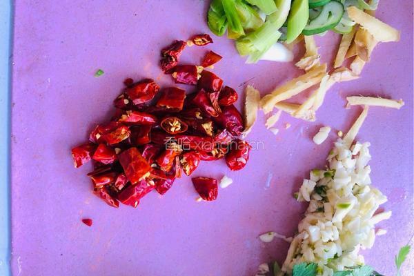 酸菜鱼的做法图解1