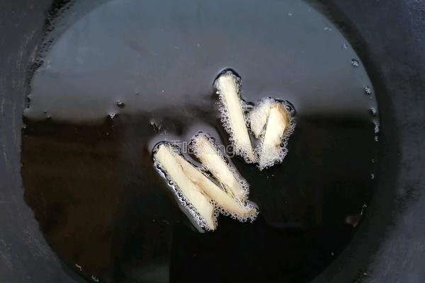 油菜炒虾仁的做法图解5