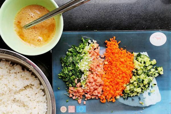 扬州炒饭的做法图解2