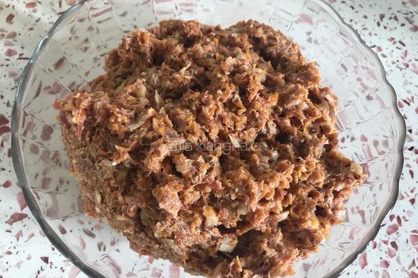 羊肉胡萝卜大包子的做法图解3