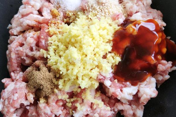 韭菜虾仁鲜肉饺的做法图解2