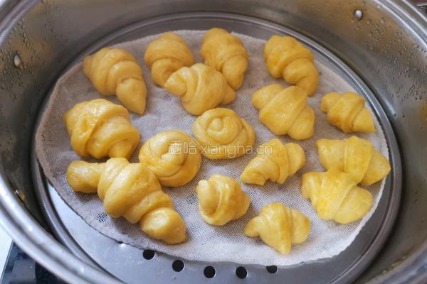 宝宝版南瓜牛角包的做法图解3