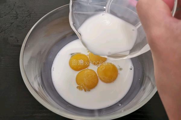 草莓卷的做法图解4