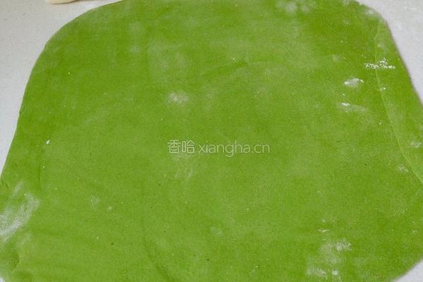 翡翠白菜饺子的做法图解3