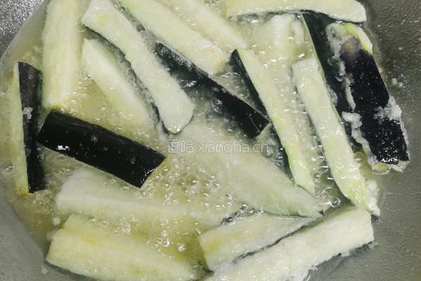 风味茄子的做法图解1