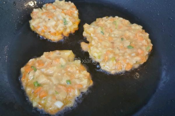胡萝卜莲藕饼的做法图解4