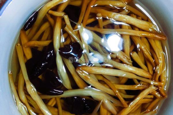 农家黄花菜粉汤的做法图解2
