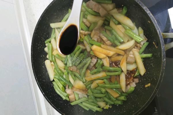 五花肉豆角土豆焖面的做法图解6
