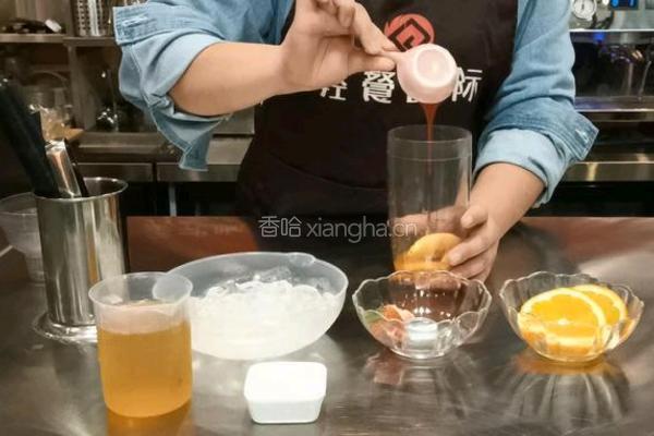 喜茶同款｜橙香草莓果茶的做法图解4