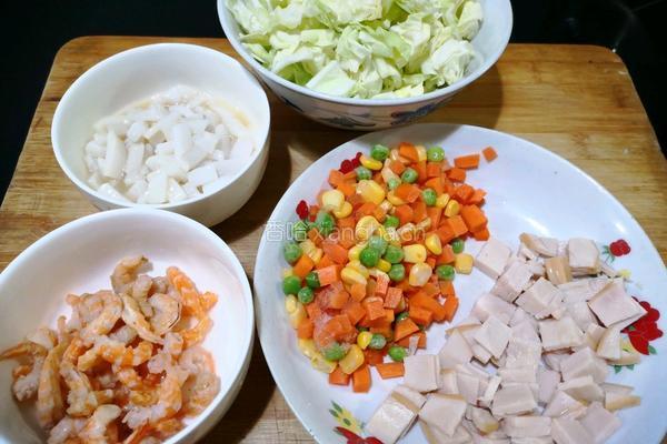 海鲜焖饭的做法图解1