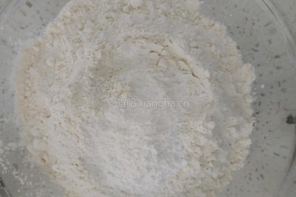 黑芝麻酸奶快手芬玛蛋糕(12个蛋糕的量)的做法图解2