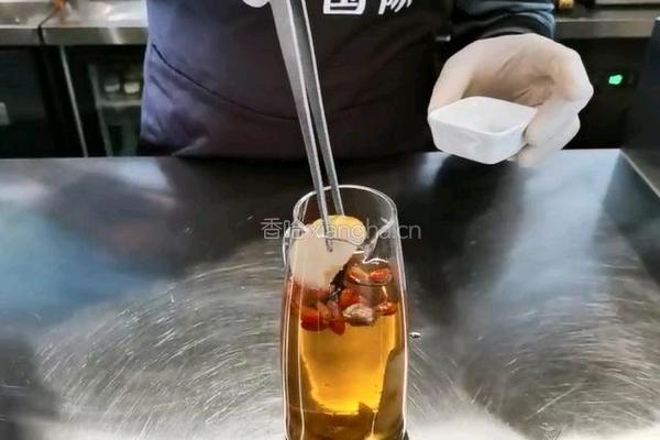 防疫饮品l罗汉果雪梨蜂蜜水的做法图解6