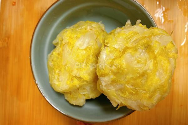 酸菜炒肉的做法图解2