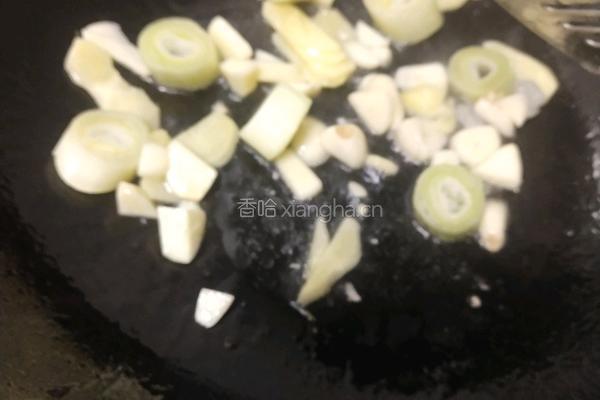 西红柿炖牛腩的做法图解3