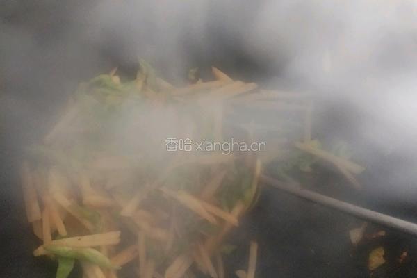 土豆炒青椒的做法图解6