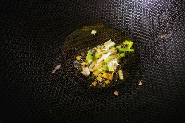 鸡蛋炒西红柿的做法图解4