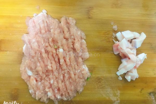 肉沫平菇的做法图解1