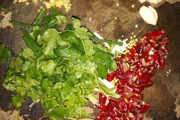 麻辣水煮鲫鱼豆花（开江菜）的做法图解3