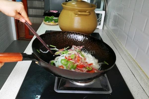 辣炒河粉的做法图解4