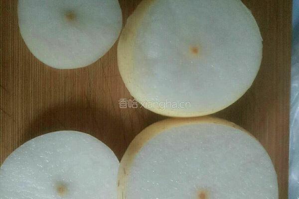 冰糖雪梨的做法图解2
