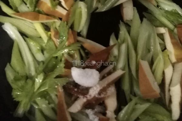 西芹炒香干的做法图解3