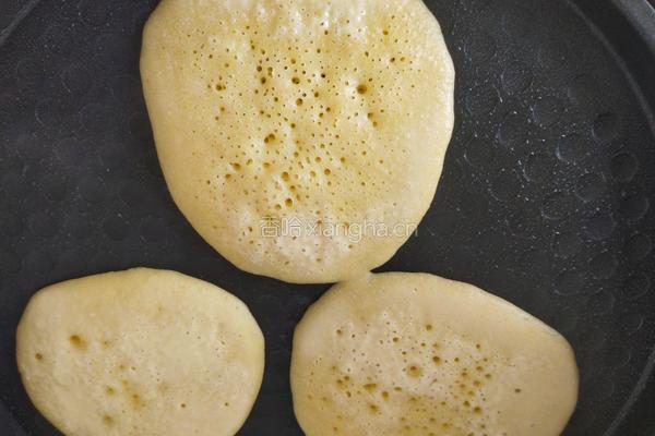 香煎玉米饼的做法图解2