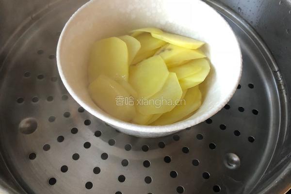 土豆泥芝士焗虾的做法图解1