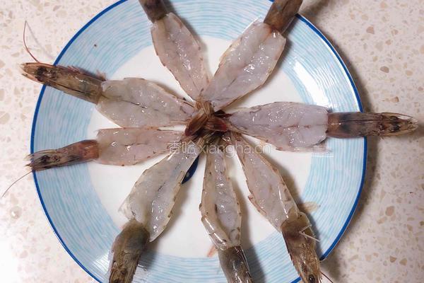 土豆泥芝士焗虾的做法图解3