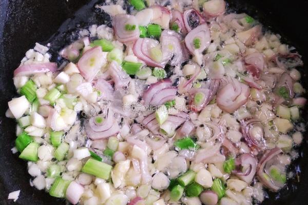 菠萝咖哩炒饭的做法图解6