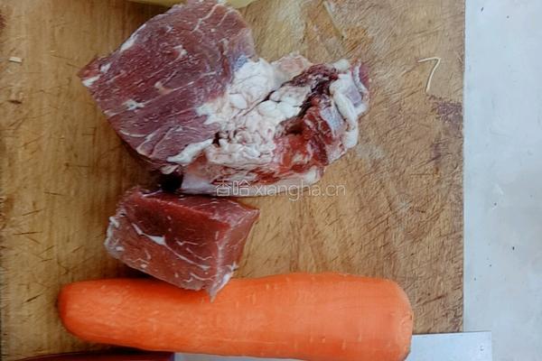 萝卜炖牛肉的做法图解1