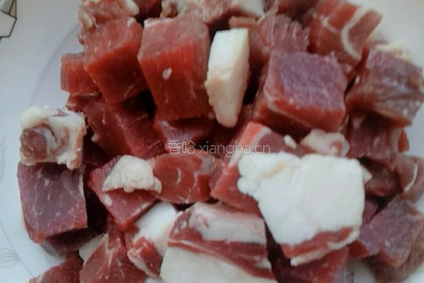 萝卜炖牛肉的做法图解2