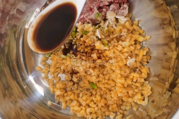 猪肉土豆包子的做法图解9
