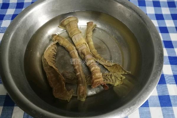 肉丝煨笋干的做法图解2