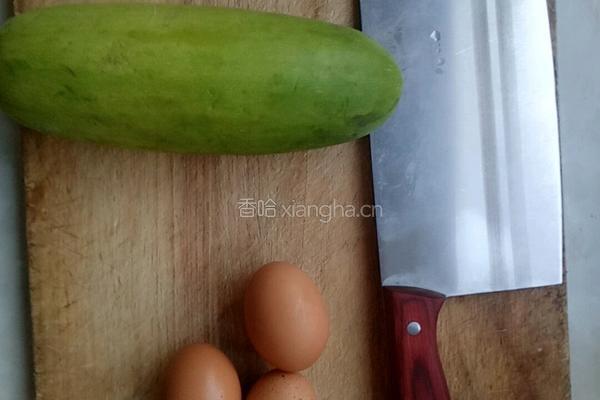 西葫芦炒鸡蛋的做法图解1
