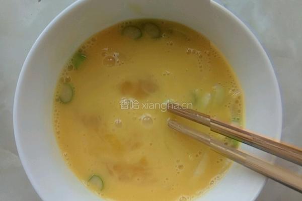 西葫芦炒鸡蛋的做法图解2