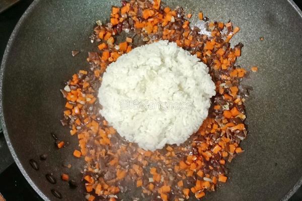 木耳胡萝卜蛋炒饭便当的做法图解10