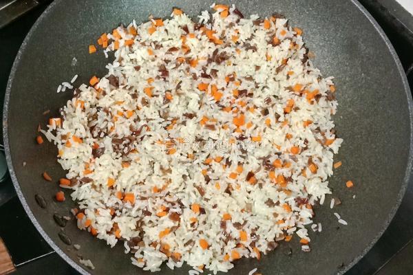木耳胡萝卜蛋炒饭便当的做法图解11
