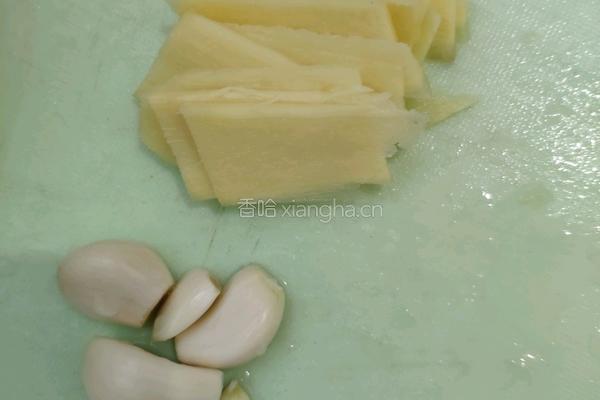 电饭锅焗鸡的做法图解1