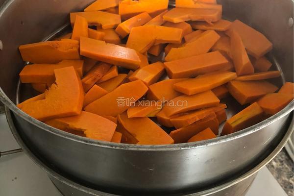 外酥里嫩南瓜饼的做法图解2