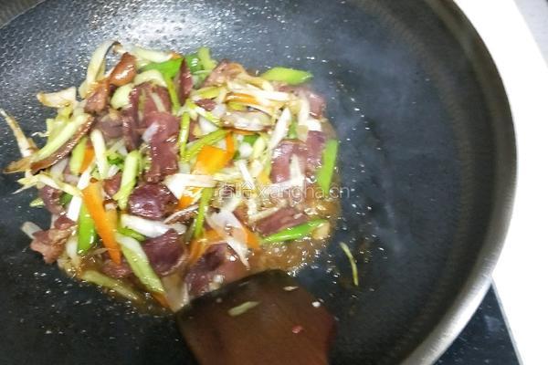 蒜苗牛舌的做法图解3