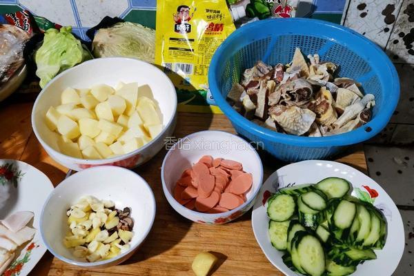 腊鸡炖土豆的做法图解2