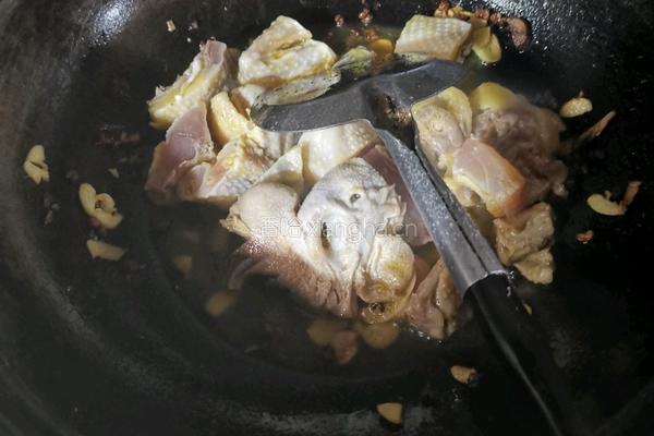 腊鸡炖土豆的做法图解5