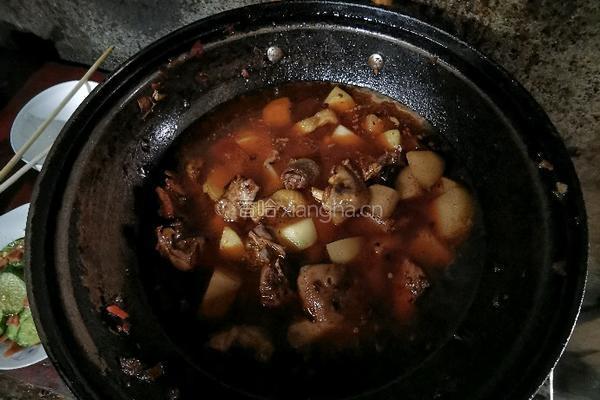 腊鸡炖土豆的做法图解8