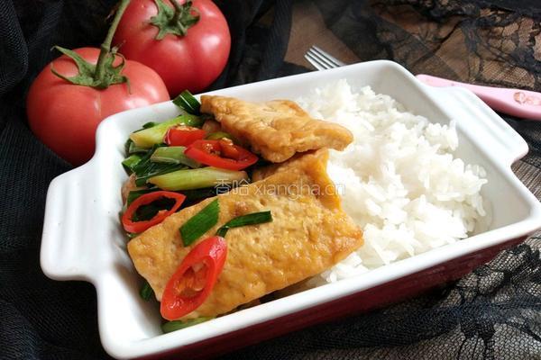 蒜苗炒豆腐便当的做法图解8